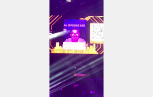 Ambiance de la salle et affichage de photo avec QR Code